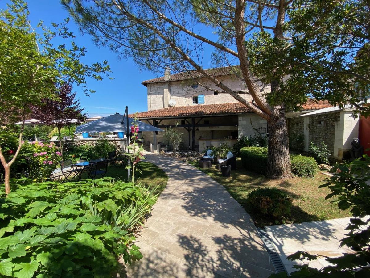 Hostellerie Les Griffons Bourdeilles Exterior photo